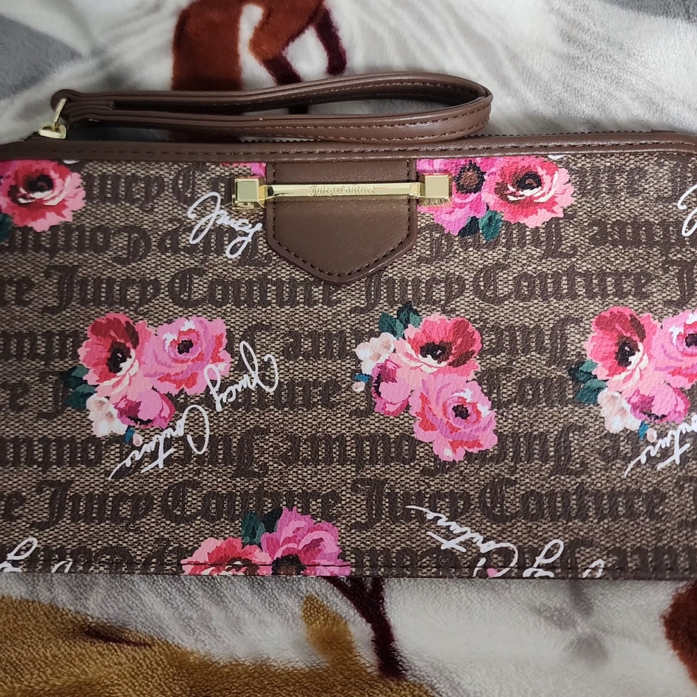 Juicy couture small wristlet